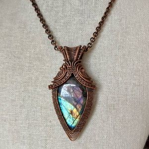 Stunning Labradorite and Copper Weave Pendant